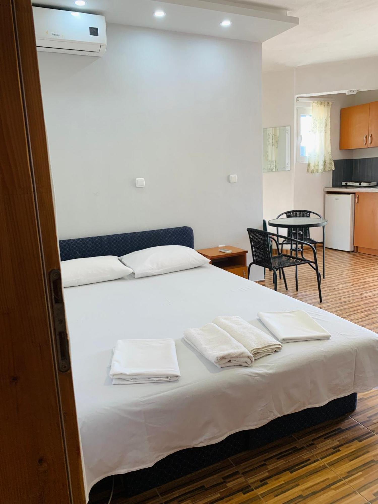Apartments Delfin อุลซิน ภายนอก รูปภาพ